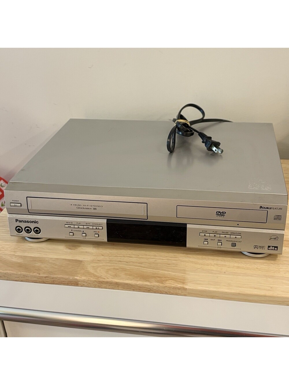 Panasonic PV-D4743S DVD VHS Double Feature Combo Video Player Tested No Remote